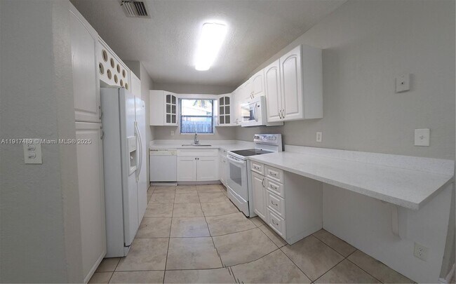 Building Photo - 4138 NW 12th Terrace