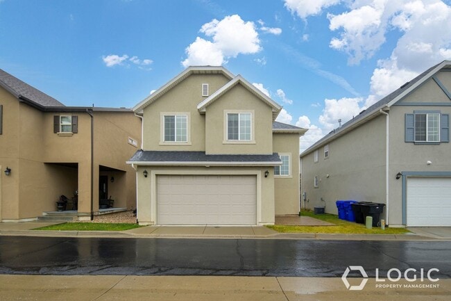 Building Photo - 692 W Chase Ln