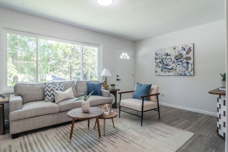 Building Photo - 317 Community Dr