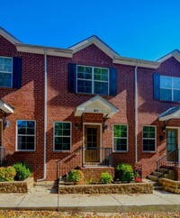 Building Photo - Luxury Townhouse! 2 Bed/2.5 Bath, 1 Car ga...