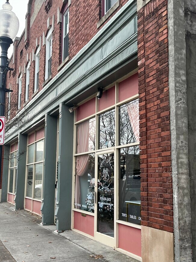 Building Photo - 703 N 4th St