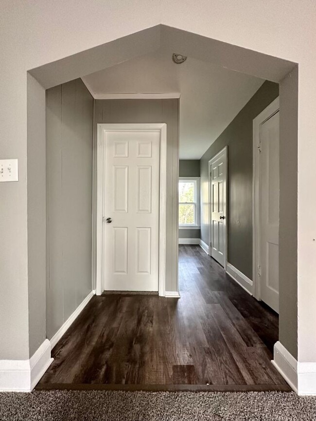 Building Photo - 318 N 27th Ave