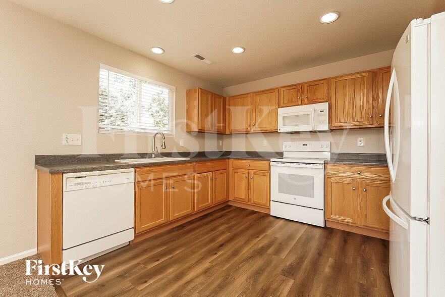 Building Photo - 783 Willow Dr