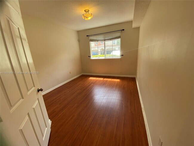Building Photo - 9825 Baywinds Blvd