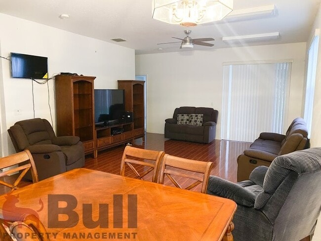 Building Photo - 540 Neumann Village Ct
