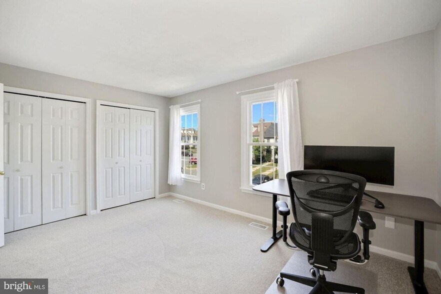 Building Photo - 44022 Laceyville Terrace