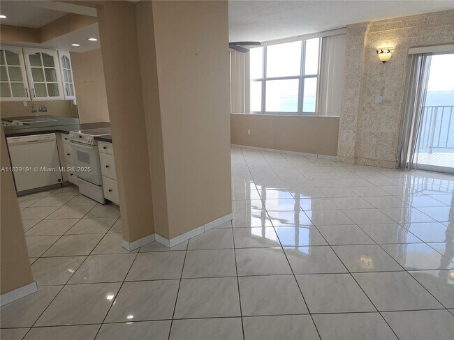 Building Photo - 11930 N Bayshore Dr