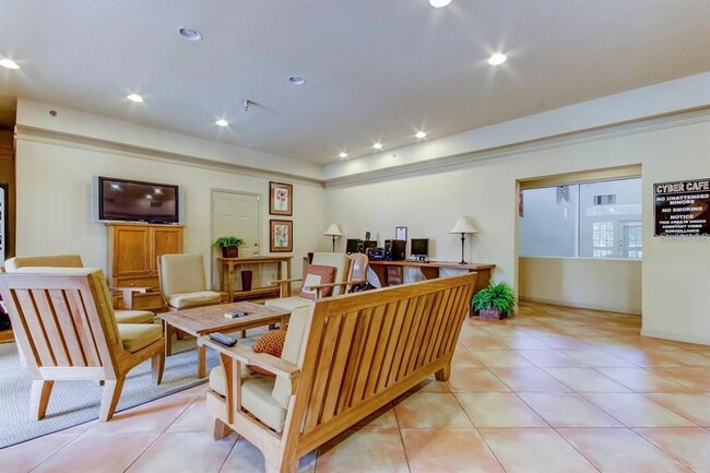 Building Photo - 2400 Feather Sound Dr