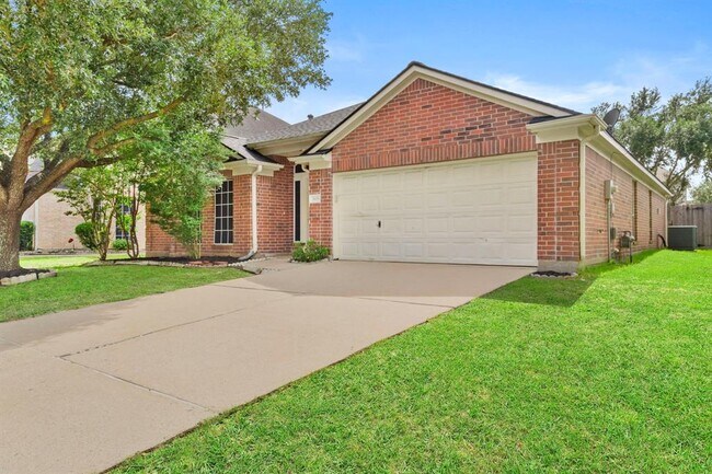Building Photo - 3619 Slocom Dr