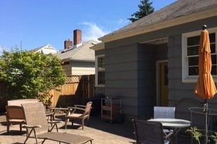 Building Photo - 5019 NE Everett St