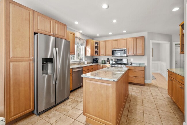 Building Photo - 32 Ossipee Rd