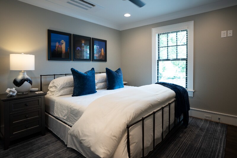 Building Photo - 2030 W Trade St