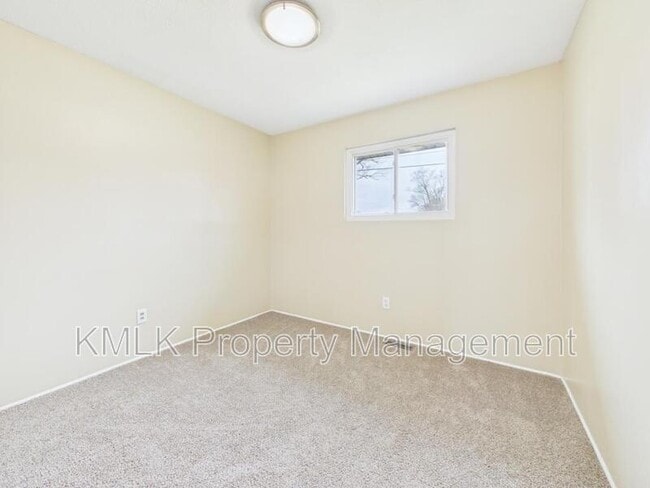 Building Photo - 3434 Lawndale Dr