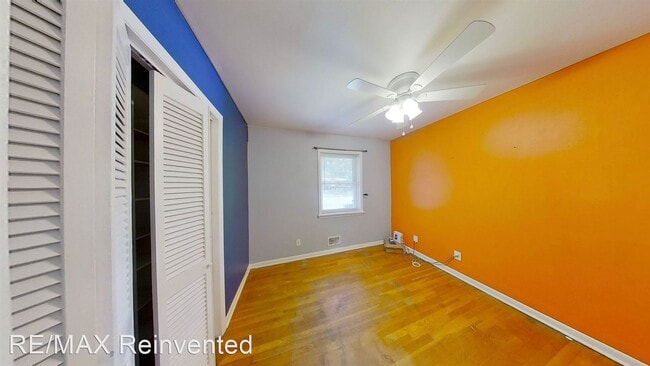 Building Photo - 3 br, 1.5 bath House - 1009 Seymour Dr.