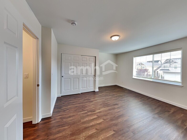 Building Photo - 11127 184th Street E