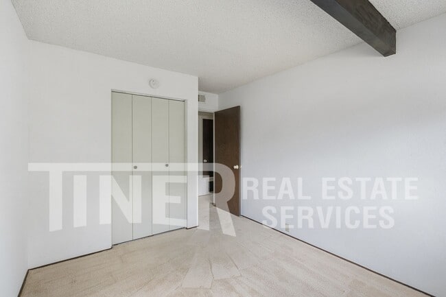 Building Photo - 4730 Clothier Way