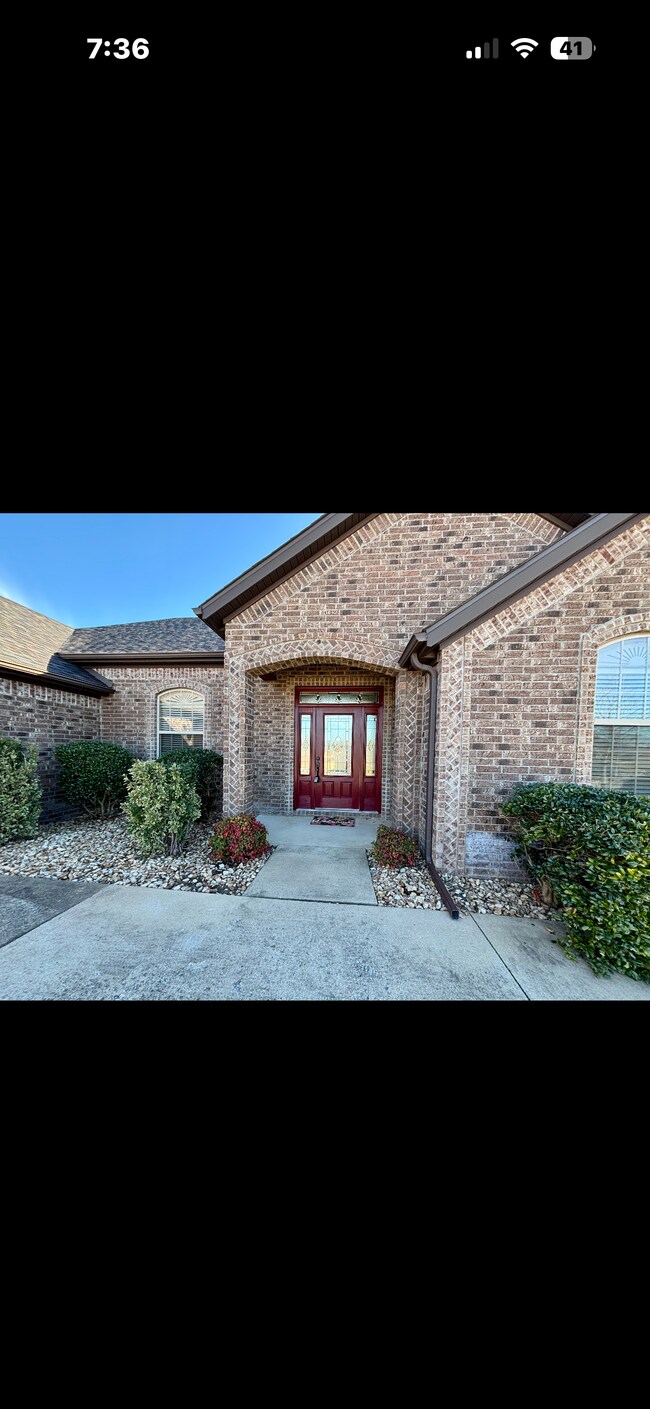 Building Photo - Branson Creek