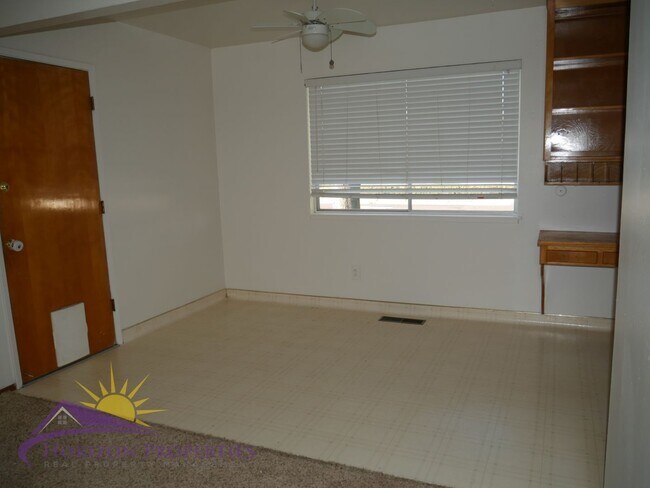 Building Photo - Bright 3 bed 2 bath 1,356 sq. ft. Single Family Home In Woodland
