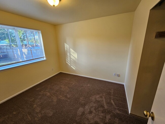 Building Photo - Secluded 3 Bed 2 Bath Rambler in Sultan