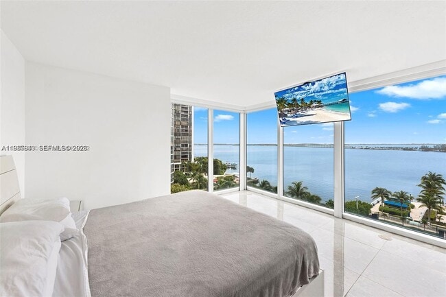 Building Photo - 2101 Brickell Ave