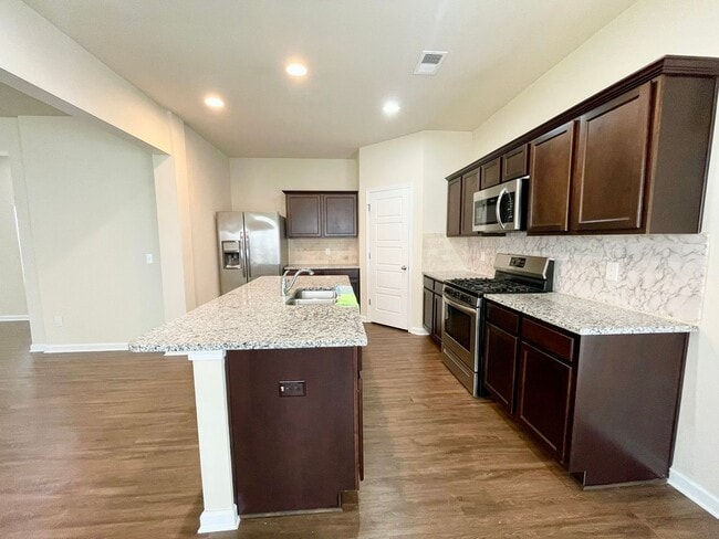 Building Photo - Bickley Estates in chapin