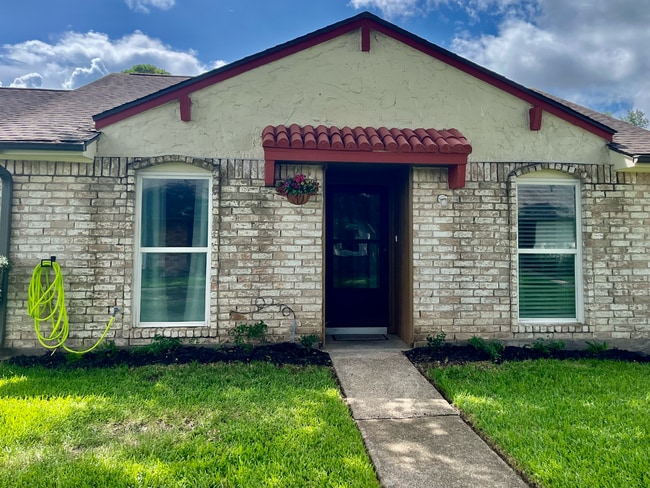 Building Photo - 3762 Laura Leigh Dr