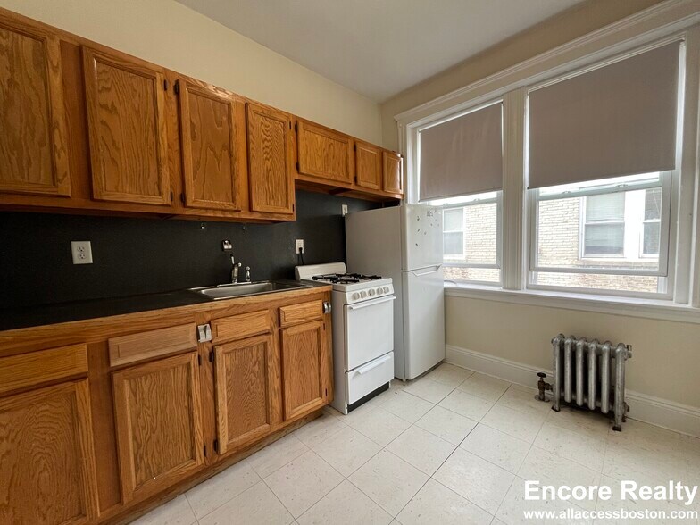 Building Photo - 1750 Commonwealth Ave