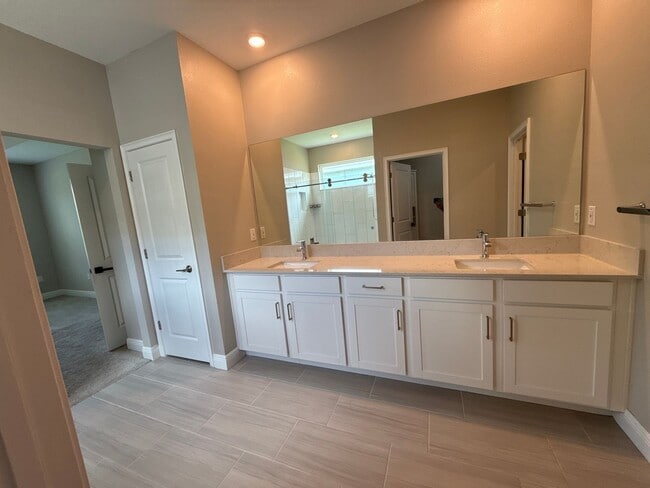 Building Photo - Amazing Community of Bellechase! 4 Bedroom...