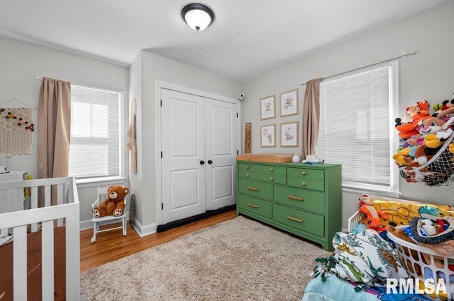 Building Photo - 2133 Warren St