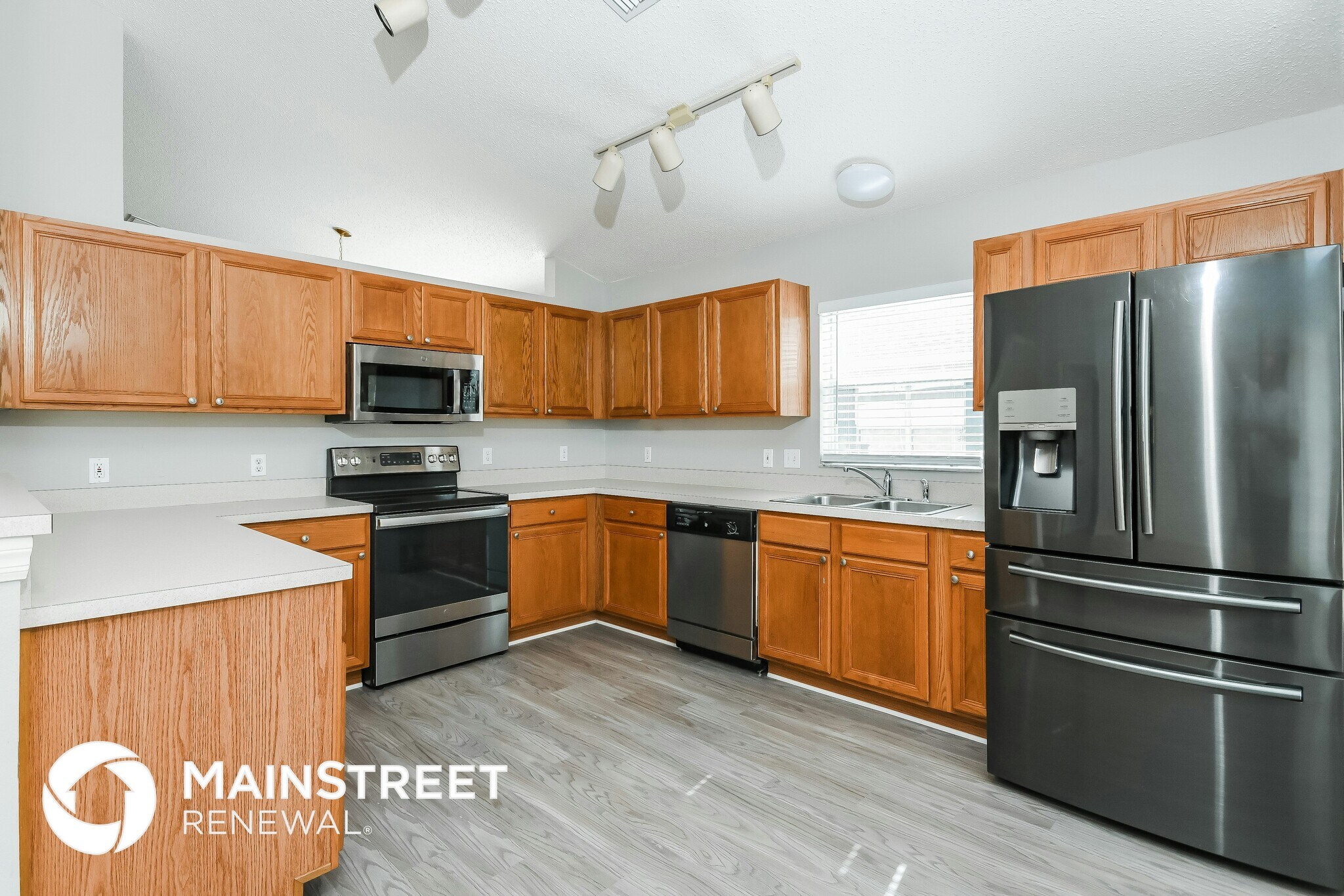 Building Photo - 1170 Creekview Ct