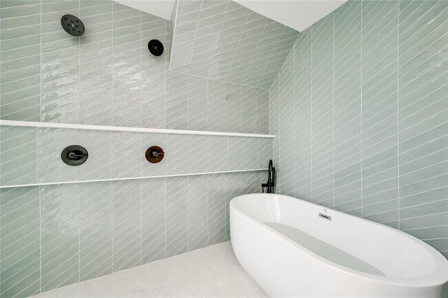 Building Photo - 1103 Cherico St