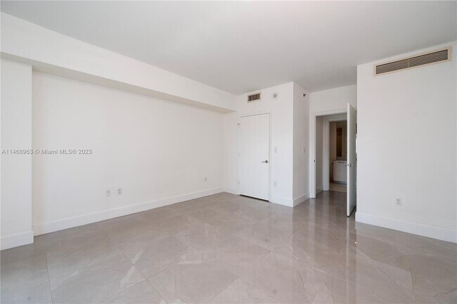 Building Photo - 55 SE 6th St