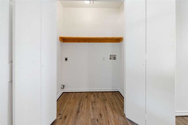 Building Photo - 210 Brazos St