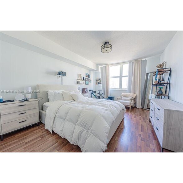 Building Photo - 31 SE 5th St