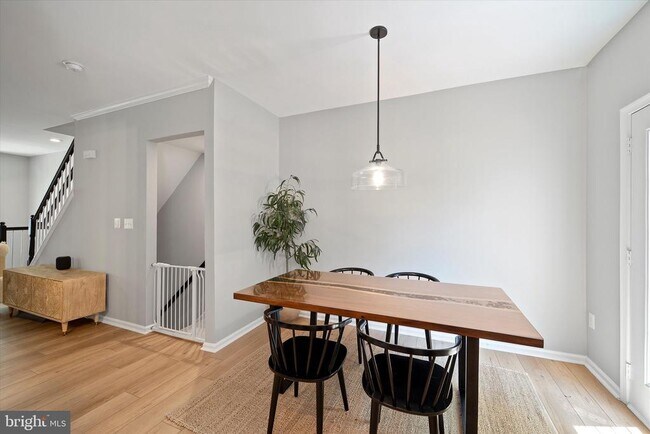 Building Photo - 43459 Laidlow St