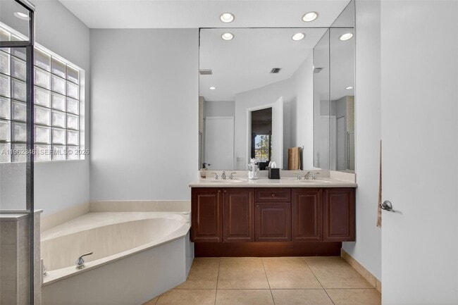 Building Photo - 240 Isle Verde Way