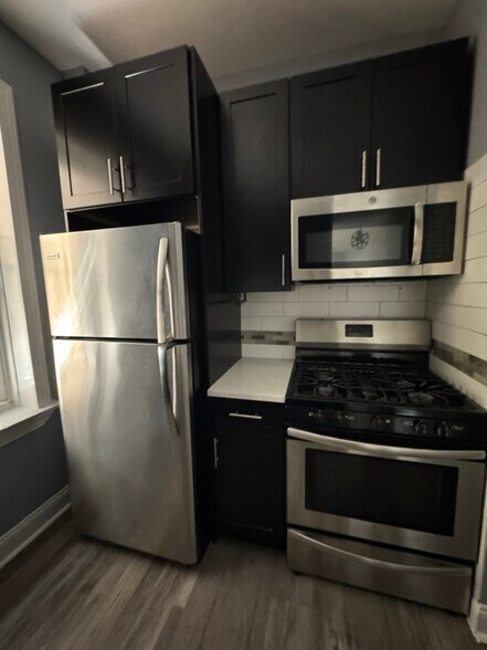 Primary Photo - 662 Avenue A