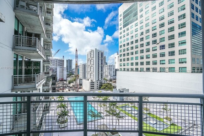 Building Photo - 690 SW 1st Ct