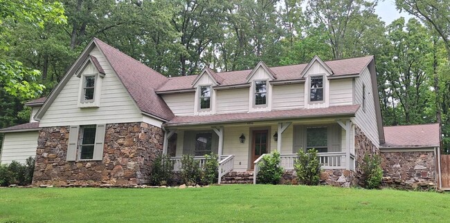 Primary Photo - Beautifully renovated home in Rocky Woods ...