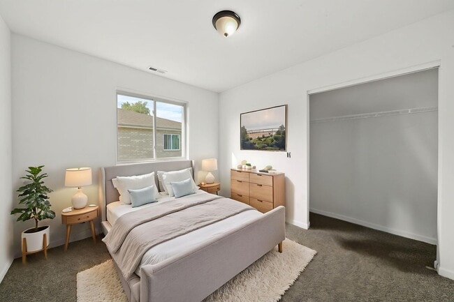 Building Photo - 13906 Central Park Ave