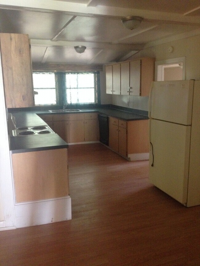 Building Photo - Beautiful Historic Dade City 4BR/3BA Home ...