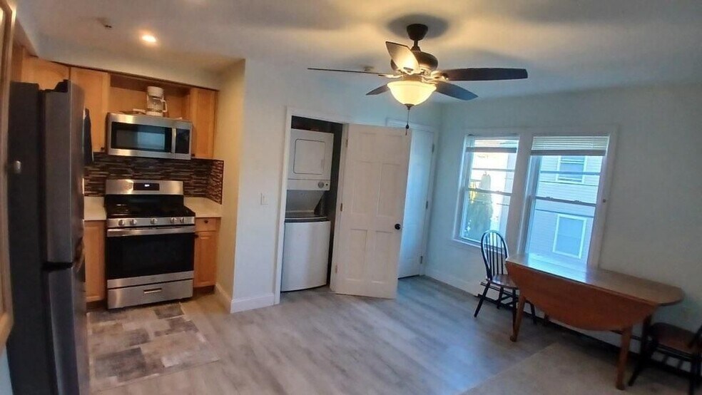 Building Photo - 93 Bay View Avenue, 2S