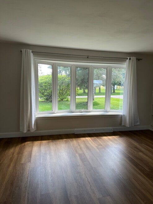 Building Photo - 1211 Walcrest Dr