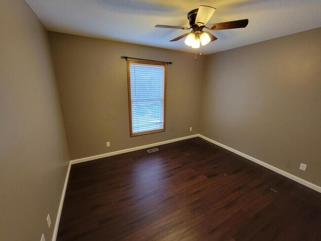 Building Photo - 2208 Thistle Cir