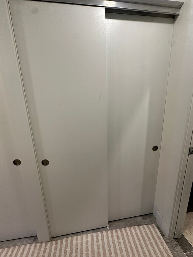 Building Photo - 1 Bedroom, 2 Bath Condo