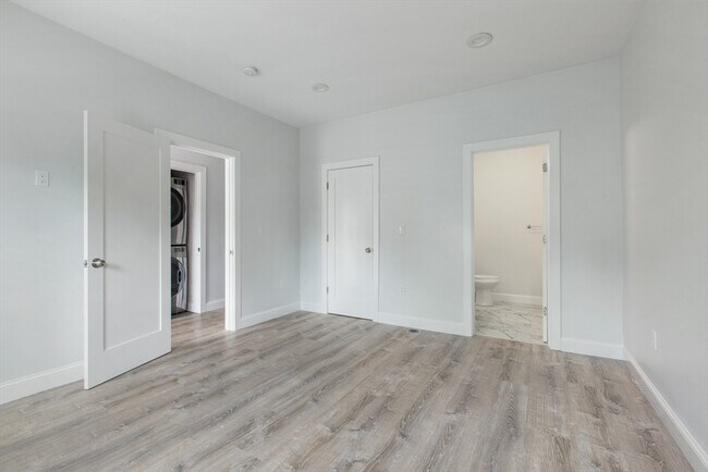 Building Photo - 62-64-64 Edson St
