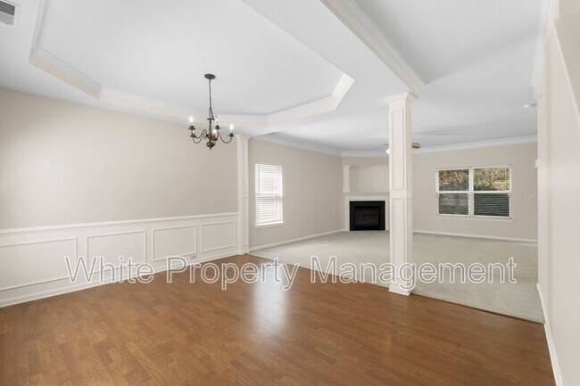 Building Photo - 12427 Oakton Hunt Dr