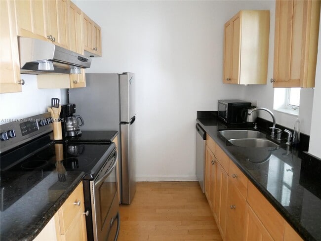 Building Photo - 631 Euclid Ave
