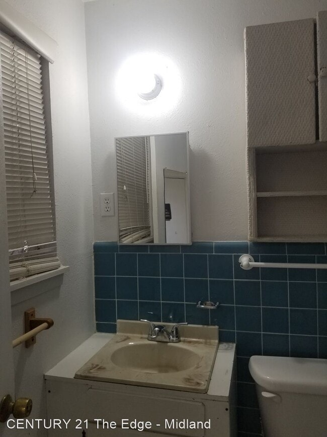 Building Photo - 3 br, 2 bath House - 4711 Storey