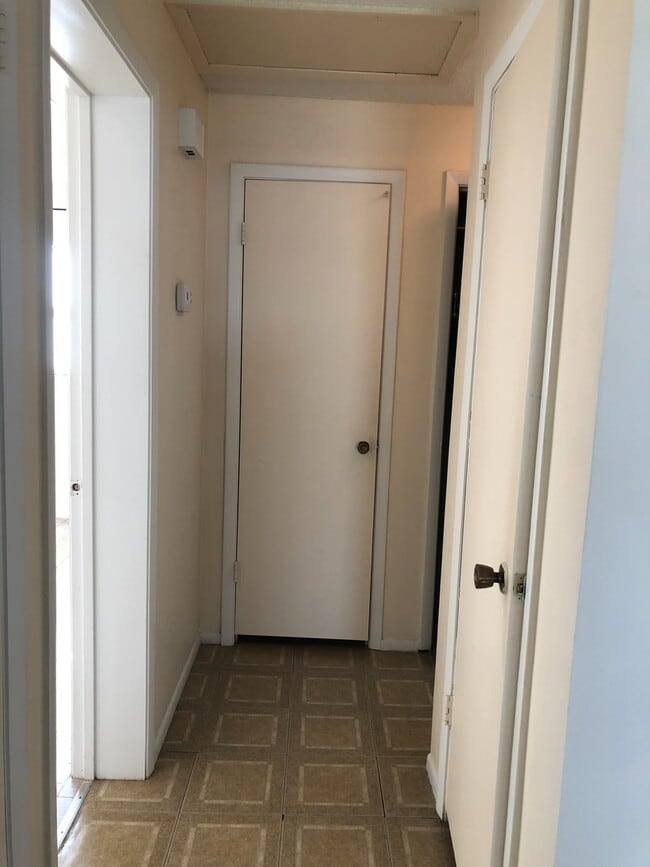 Building Photo - 1 Bed 1 Bath | Large Yard | Washer/Dryer H...